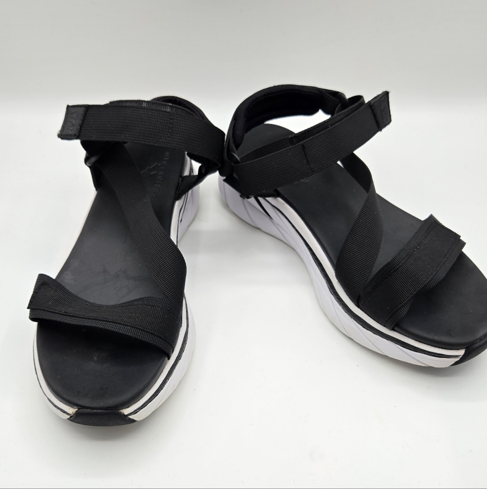 Atom Fusion | AT104 Black And White Foam Sandals Size 8.5